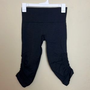 Lululemon short leggings size 4